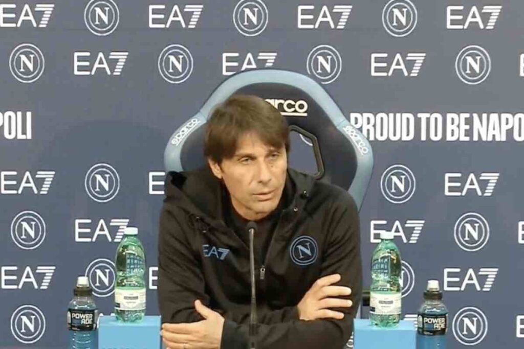 Conte in conferenza stampa prima di Como-Napoli