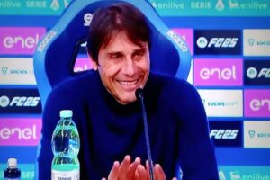 Antonio Conte in conferenza stampa